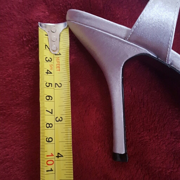 The Touch of Nina - Picture 3 of 5